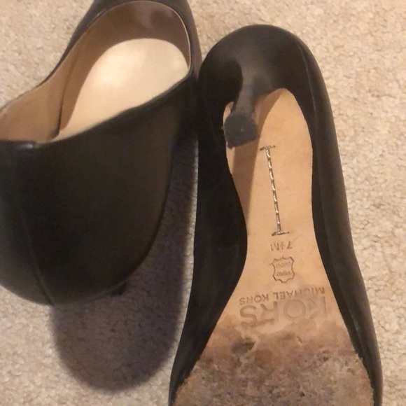 Michael Kors black leather pumps - Picture 5 of 5